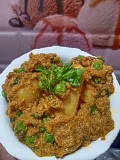 नारियल ग्रेवी वाली आलू मटर सब्जी(nariysal gravy wali aloo matar sabzi recipe in hindi) रेसिपी मुख्य फोटो