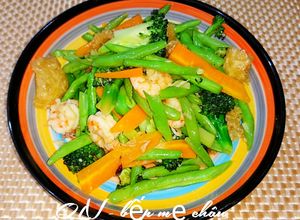 Hình của món Xào tôm thập cẩm.