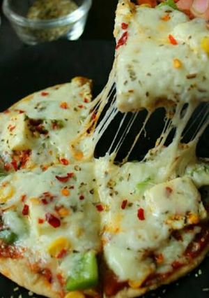 A picture of Bhakhri pizza.
