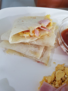 รูปของ ตอร์ติญ่า ไส้ไข่คนแฮมชีส