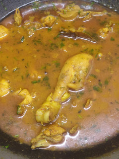 चिकन कढ़ी (chicken kadhi recipe in Hindi) रेसिपी मुख्य फोटो