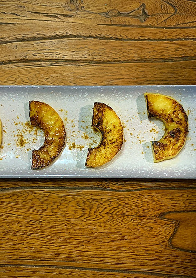 Una foto de Manzana a la plancha con curry