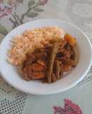 Puerco con pasilla ejote y papa