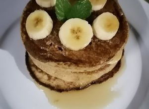 Una foto de Panqueques de avena y banana