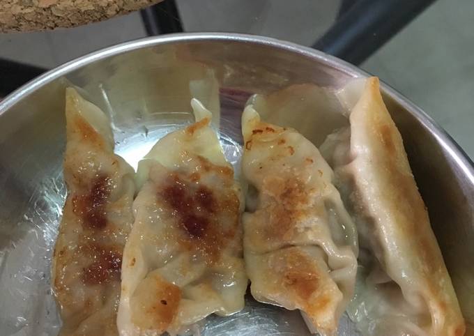 Resep Gyoza Sapi Simple oleh LisKitchenStory - Cookpad