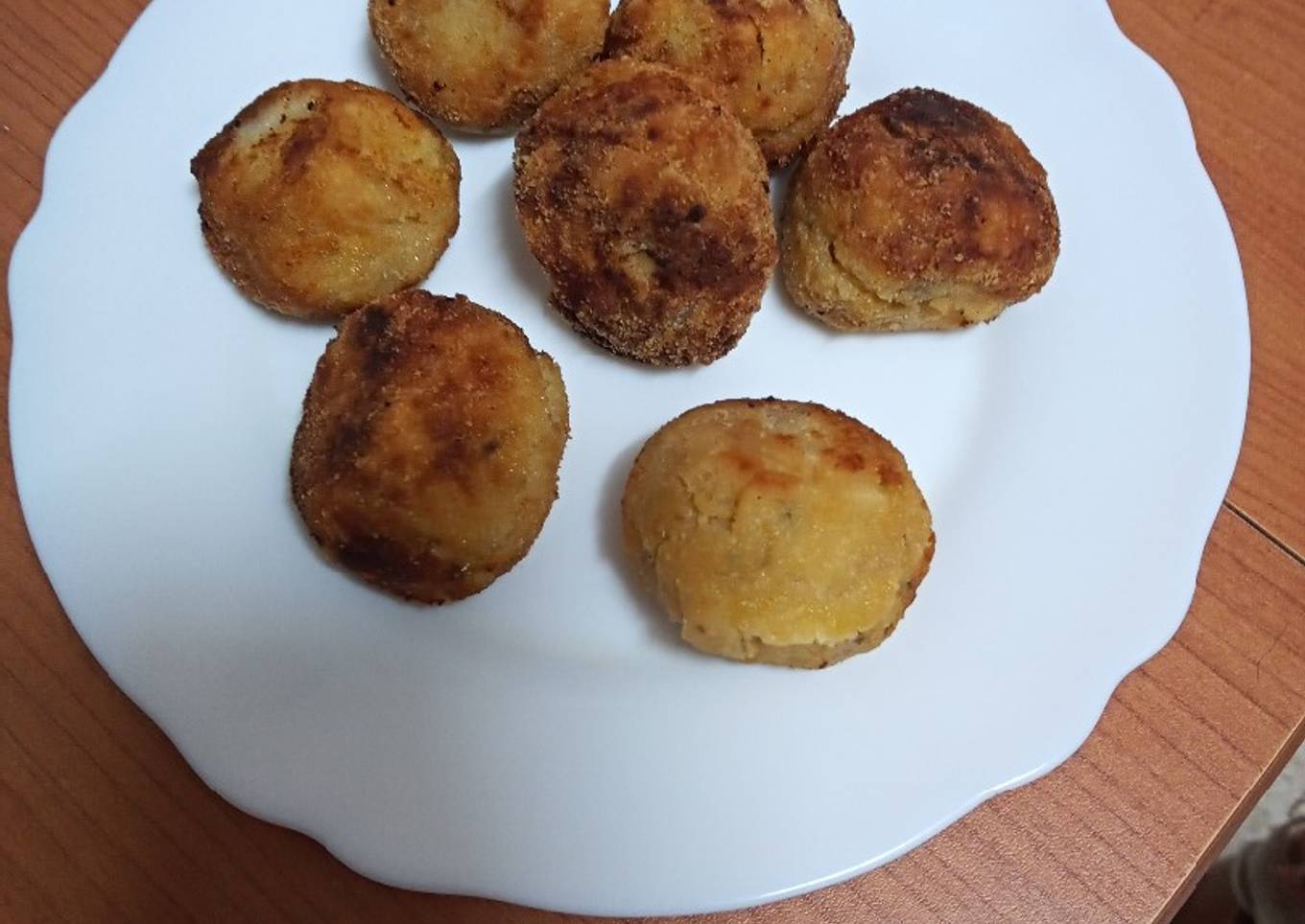 Croquetas tipo pizza (pollo, jamón serrano y queso)