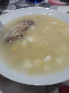 Una foto de Sopa de pollo con fideos