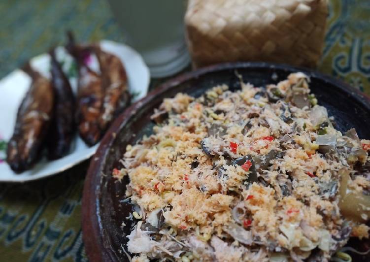 Resep Rap orap tongkolla gedheng (urap jantung pisang) khas Sumenep Anti Gagal