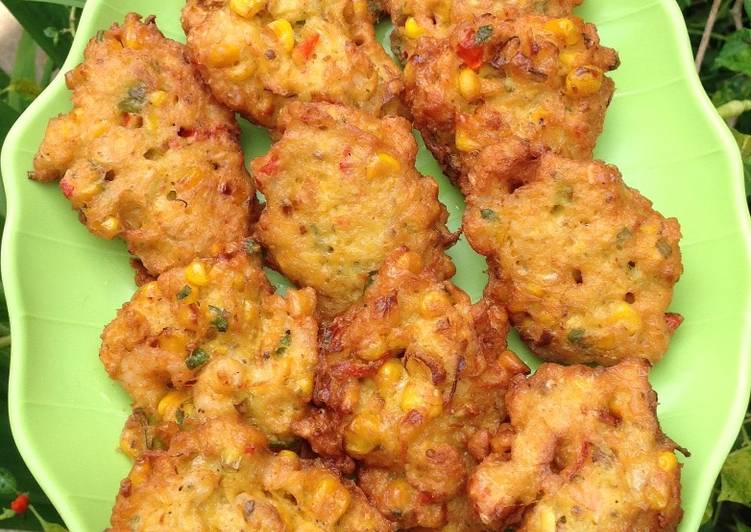 Bagaimana Membuat Dadar Jagung Udang dan Kelapa Parut, Lezat Sekali