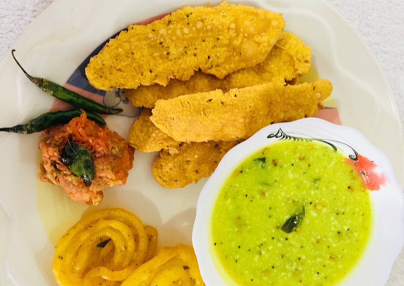 Fafda, jalebi with chutney and salad