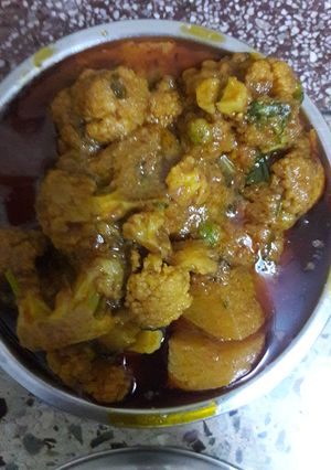 A picture of Gobhi aloo masala.