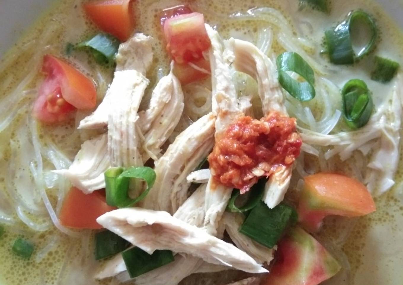 Soto Ayam Kuah Santan dan Susu