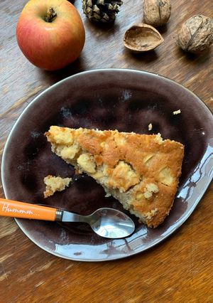 Une photo de Gâteau aux pommes et aux noix