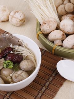 桑黃仙草食補蕈菇湯(素食可) 的食譜成品照片