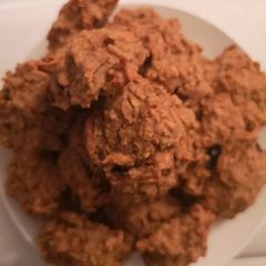 A picture of Apple, Peanut butter breakfast cookies.