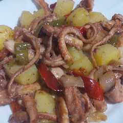 Una foto de Pulpitos con patatas