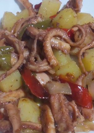 Una foto de Pulpitos con patatas