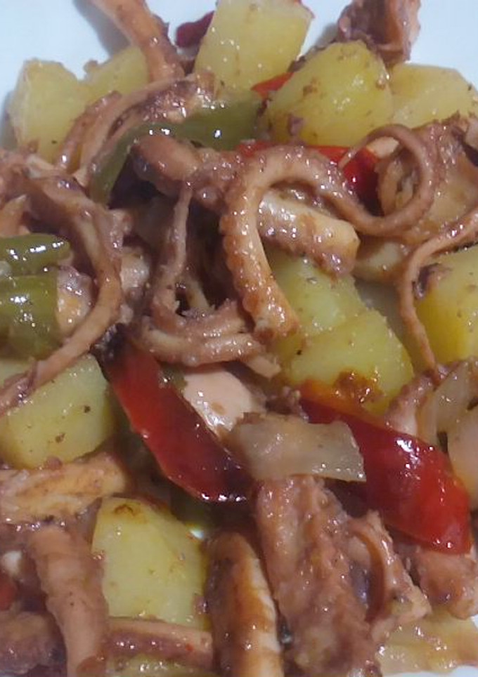 Una foto de Pulpitos con patatas