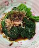Espinaca con Katsuo-bushi (Ohitashi)