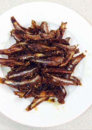 Hình của món Cá cơm kho tiêu.