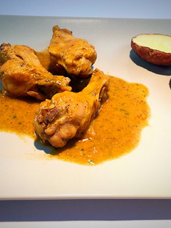 Una foto de Alitas de pollo con salsa de champiñones