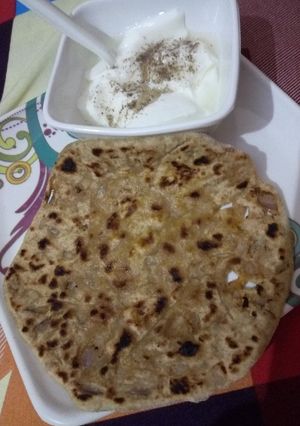 A picture of Onion paratha.