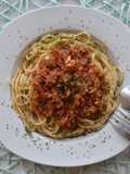 Espaguettis con salsa de tomate y anchoas