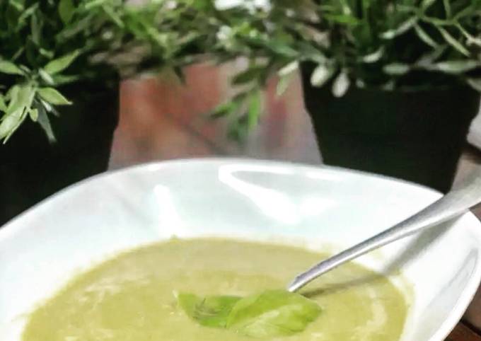 Easiest Way to Make Quick Healthy Broccoli and Blue Cheese Soup!