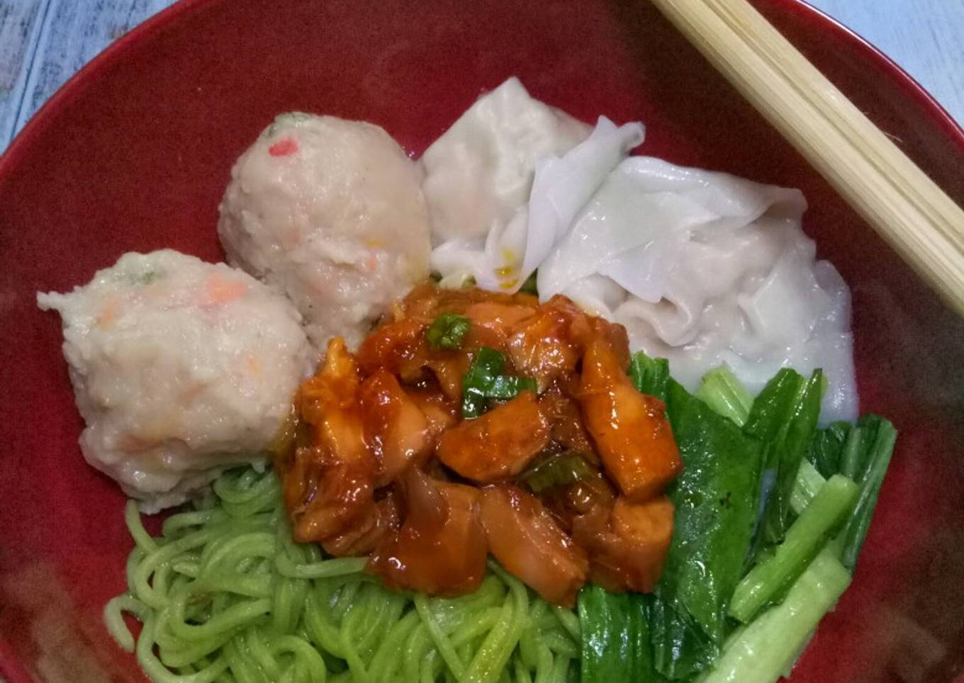 Mie Hijau Ayam Pedas + Bakso Ayam & Pangsit Ayam (Homemade)