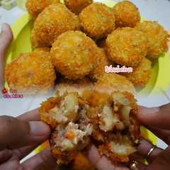 Bitterbalen Kornet Oregano রেসিপির প্রধান ছবি