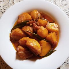 A picture of Aloo curry.