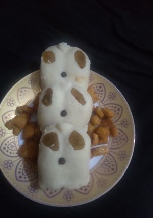A picture of Bengali style malai peda.