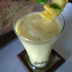 A picture of Pineapple-flaxseed smoothie.