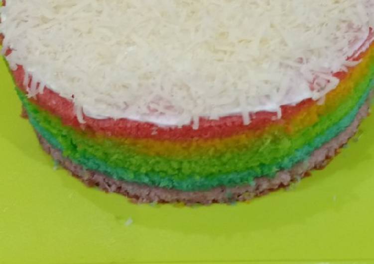 Bagaimana Menyiapkan Rainbow Cake lembut, Lezat Sekali