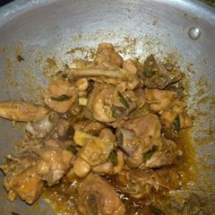 A picture of No onion and No tomato Chicken gravy.
