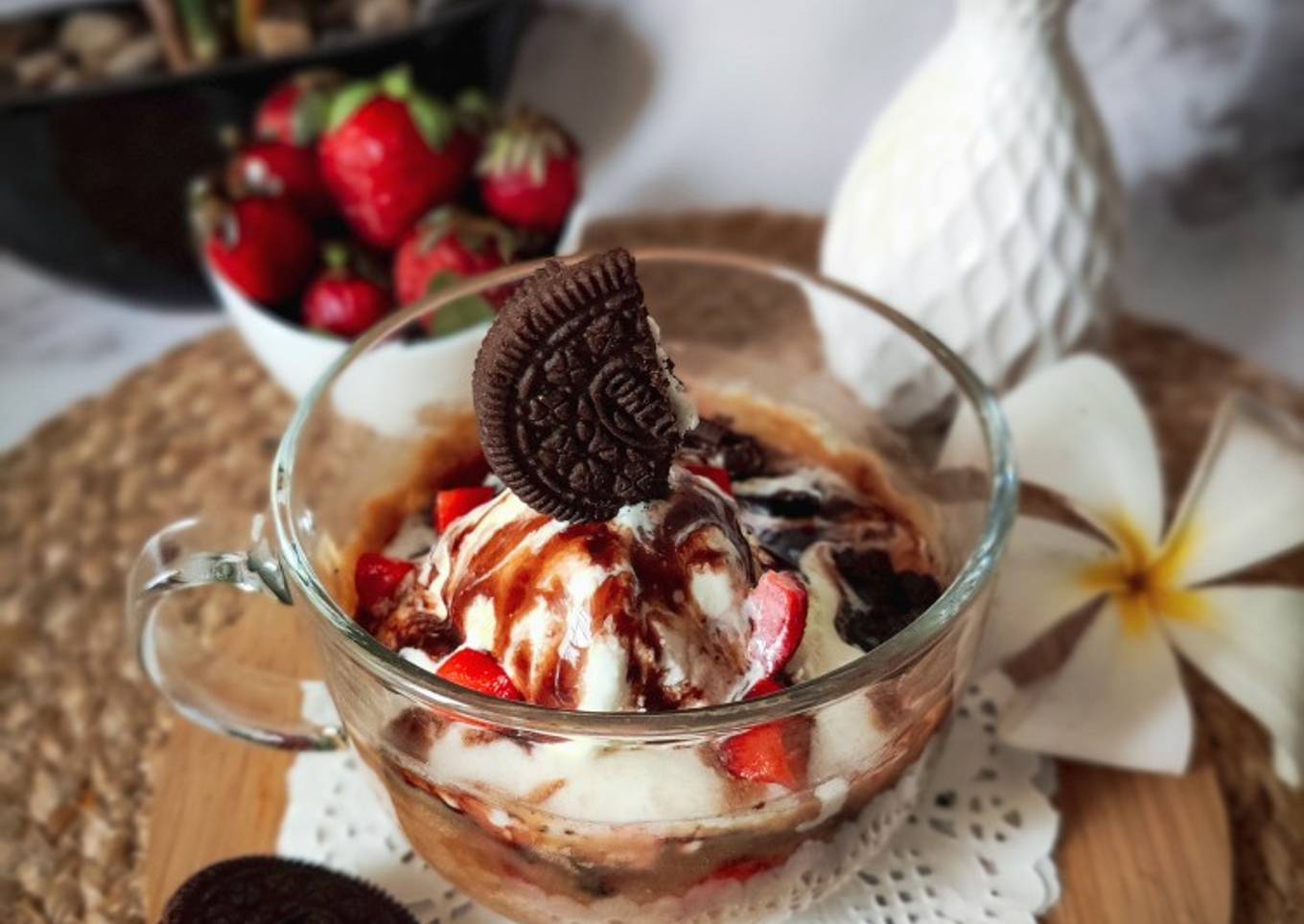 Steps to Make Ultimate Strawberry Oreo Mug Cake