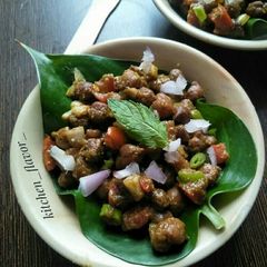 A picture of Street style chana chaat.