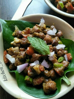 A picture of Street style chana chaat.