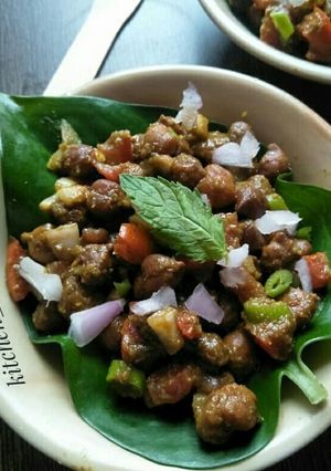 A picture of Street style chana chaat.