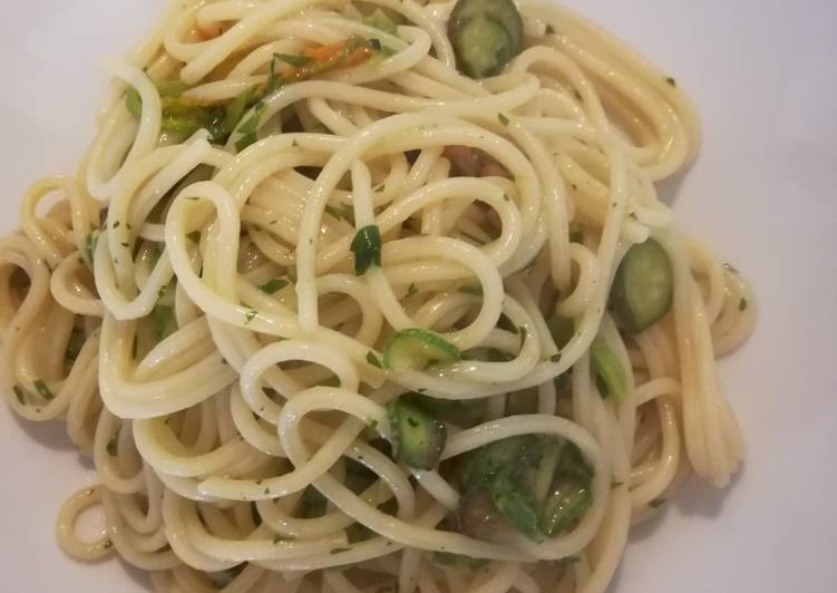 Spaghetti canestrelli e zucchine