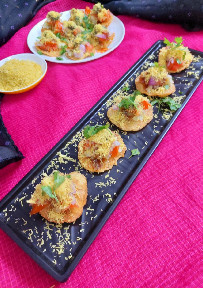 सेव पूरी चाट (Sev puri chaat recipe in Hindi) रेसिपी मुख्य फोटो