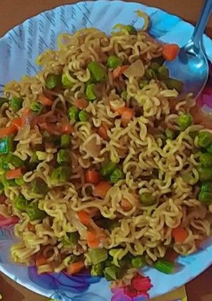 मैगी (maggi recipe in Hindi) रेसिपी मुख्य फोटो