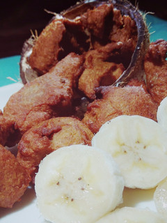 கோகோனெட் பனானா அப்பம் (coconut banana appam recipe in Tamil) செய்முறை முக்கிய புகைப்படம்