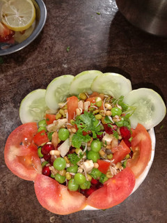 स्प्राऊट (sprout recipe in marathi) रेसिपी चे मुख्य फोटो