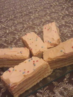 صورة لوصفة كيكة الطبقات البنينة