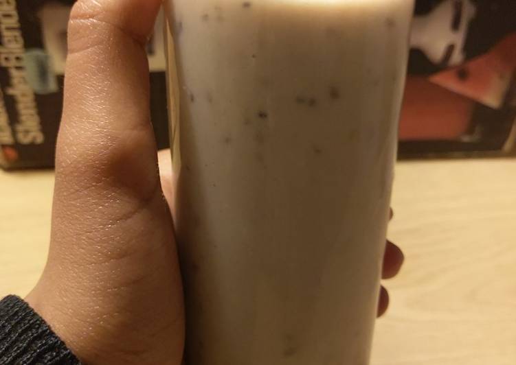 Recipe of Perfect Banana smoothie