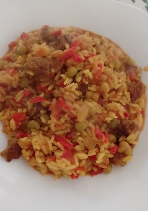 Una foto de Arroz amarillo express😑