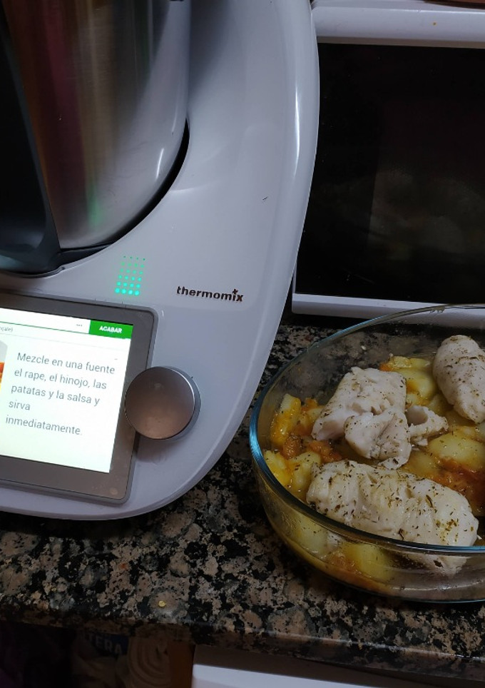 Una foto de Merluza a la provenzal. Thermomix. TM6