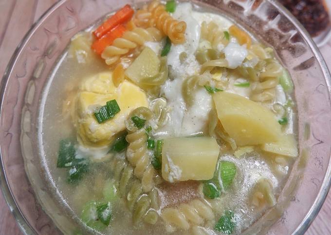 Cara Praktis Memasak Sup telur macaroni Anti Gagal