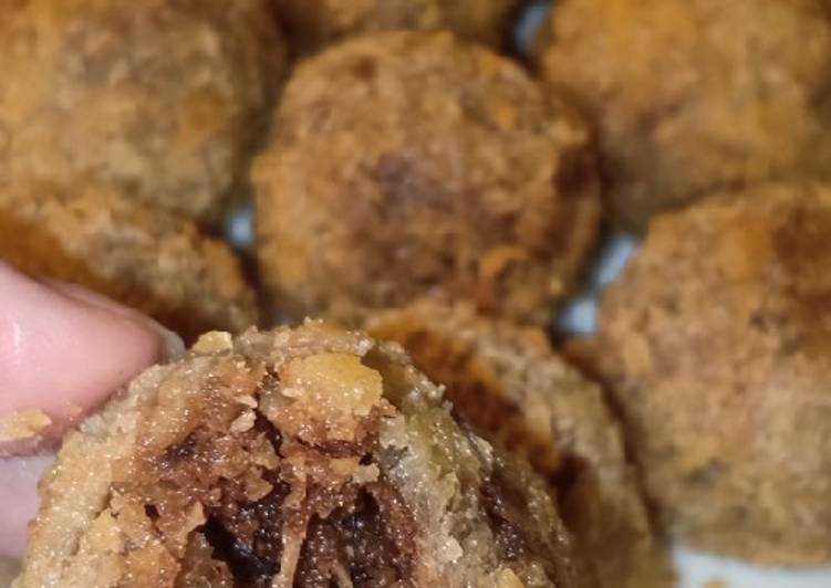 resep cara membuat Bola Bola Singkong Cokelat Crispy